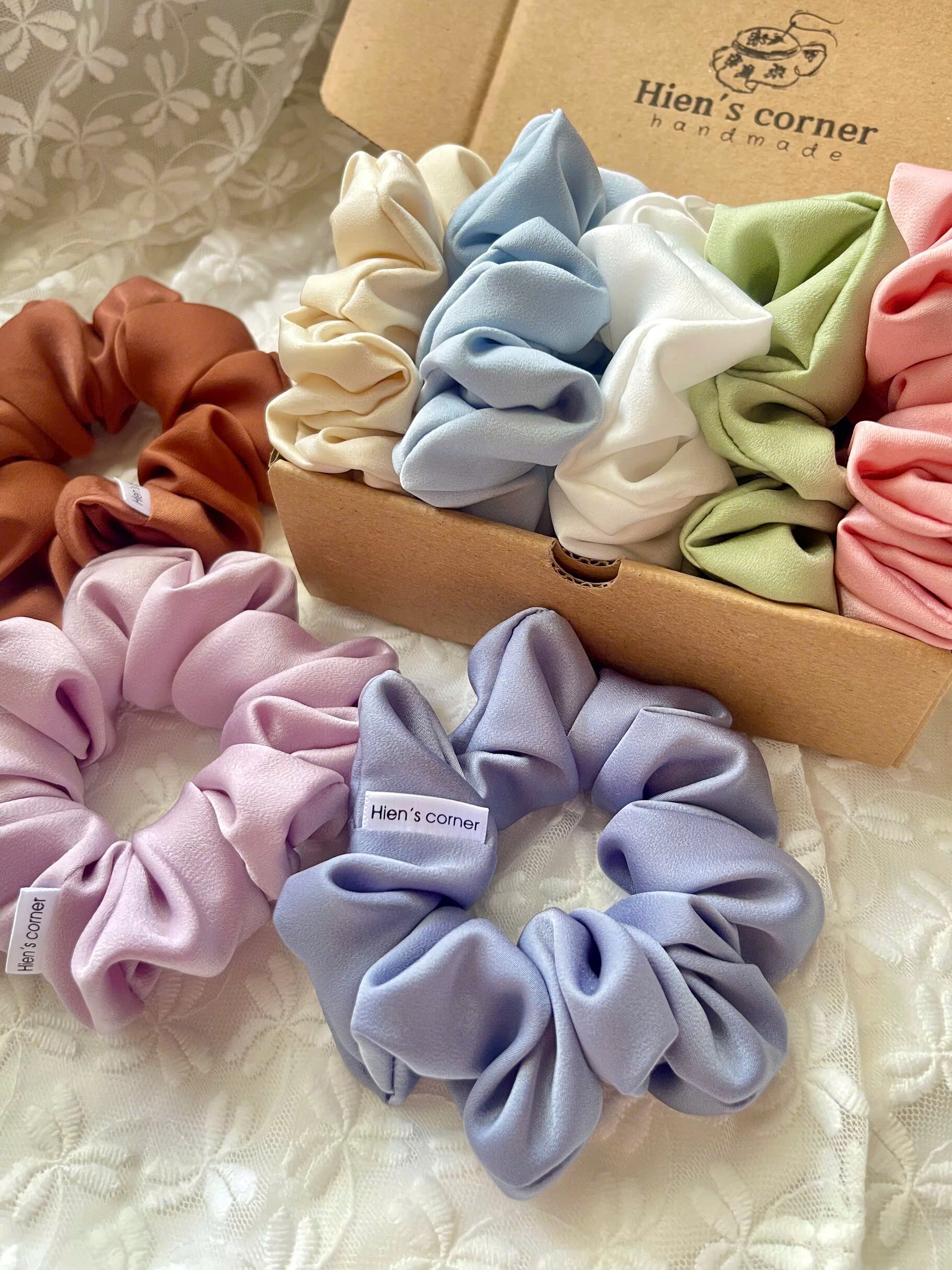 Cột tóc vải Scrunchies Lụa màu pastel xinh xắn